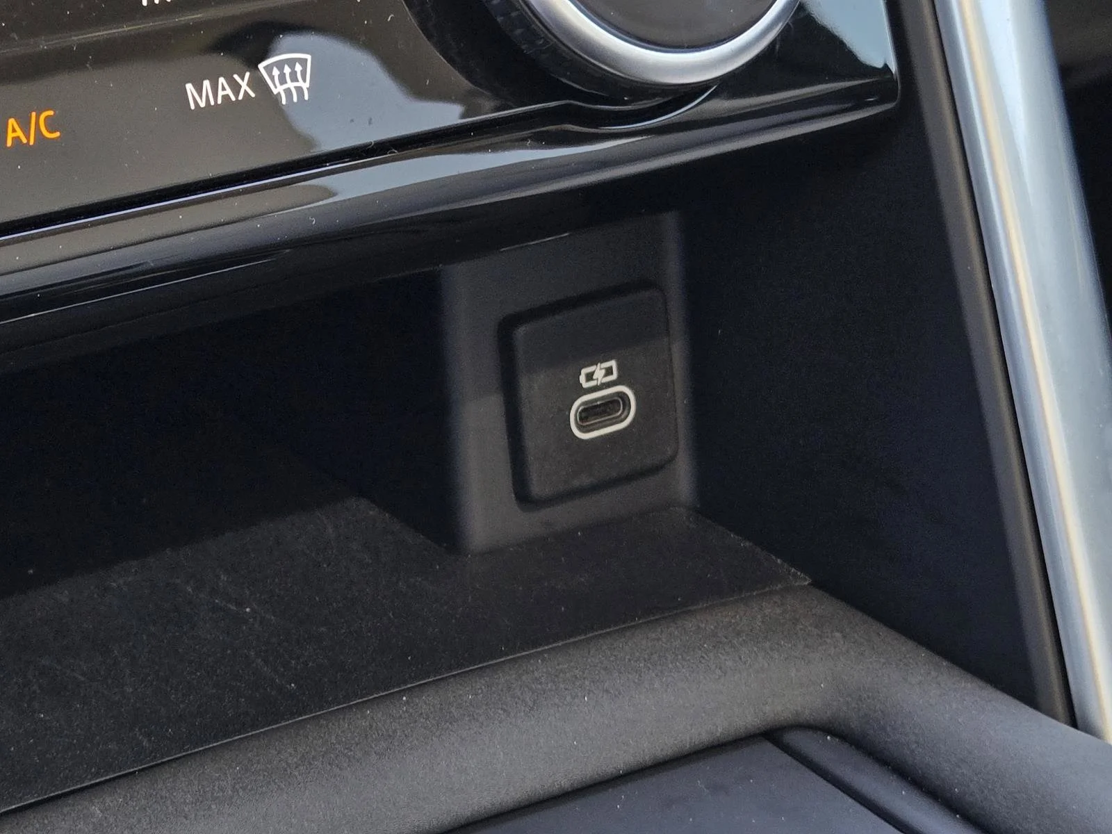 Certified Used 2025 Black Land Rover S image 22