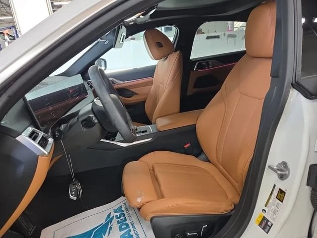 Used 2025 White BMW xDrive40 image 3