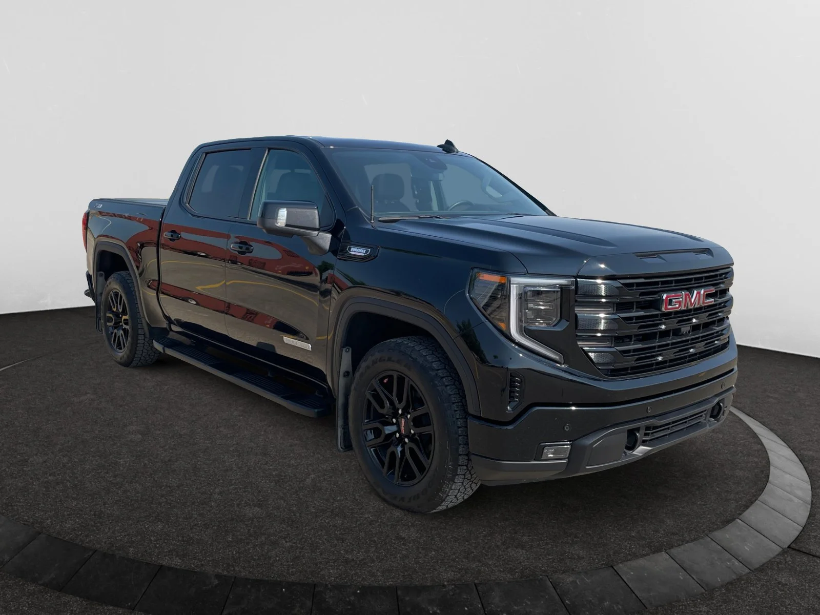 Used 2024 Black GMC Elevation Crew Cab image 7