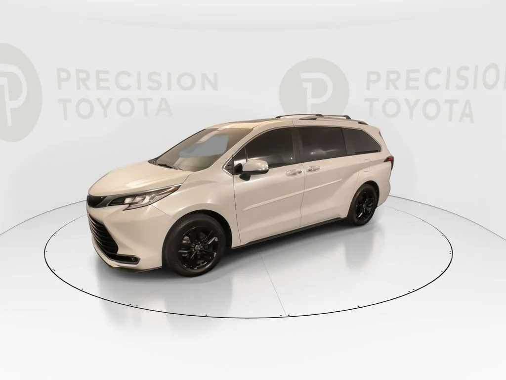 Used 2023 Wind Chill Pearl Toyota Limited image 9