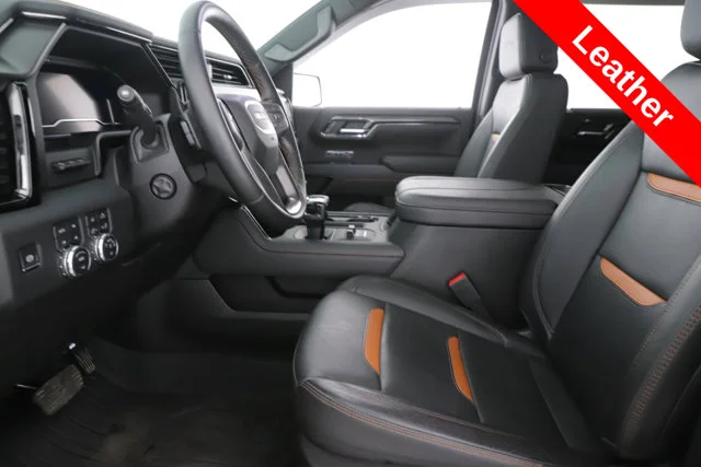 Used 2025  GMC AT4 image 21