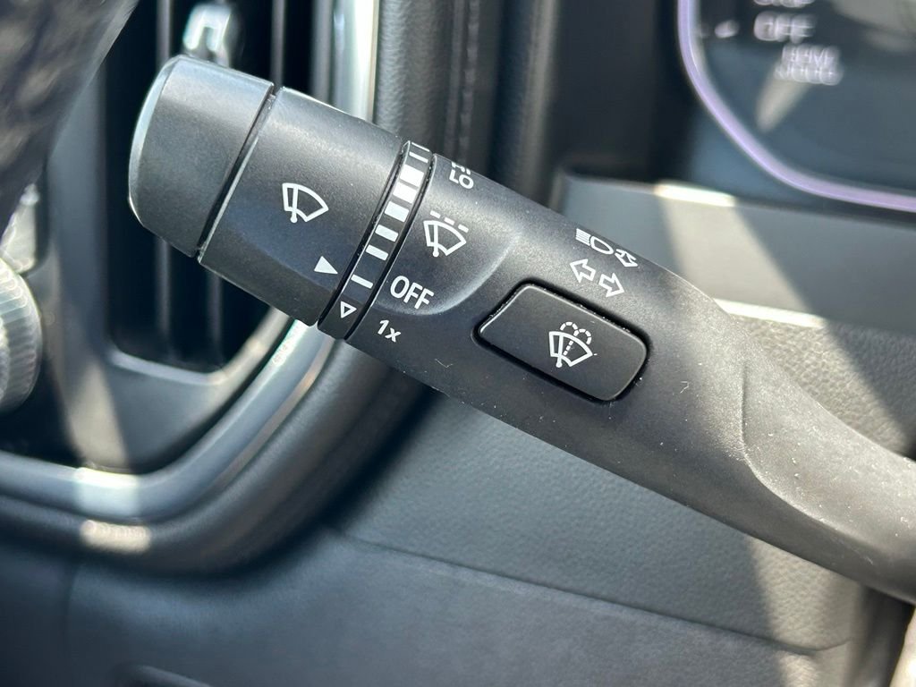Used 2021 Gray GMC SLT image 22