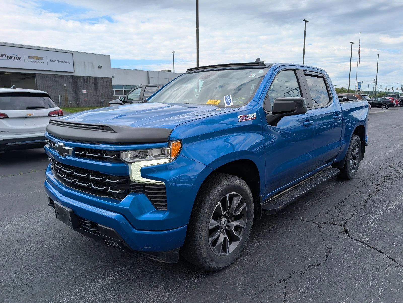 Used 2022  Chevrolet  image 4