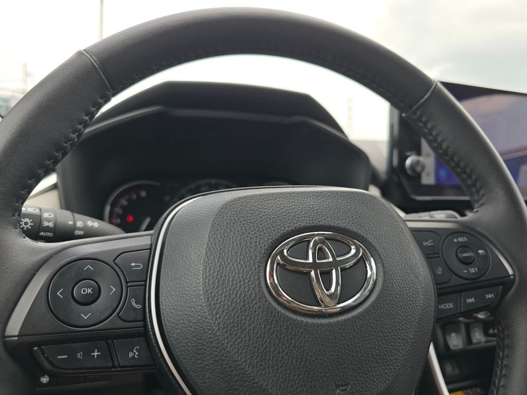 Used 2025 Gray Toyota XLE Premium image 23