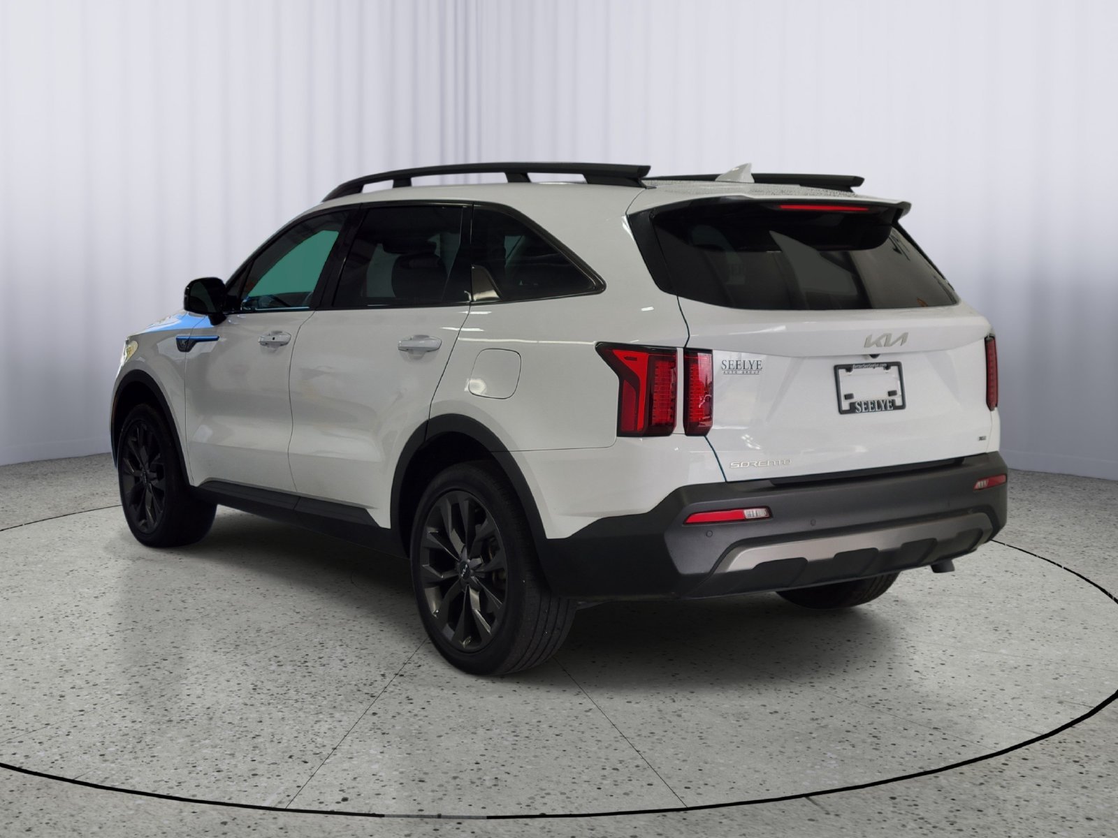 Used 2023 White Kia X-Line EX image 3