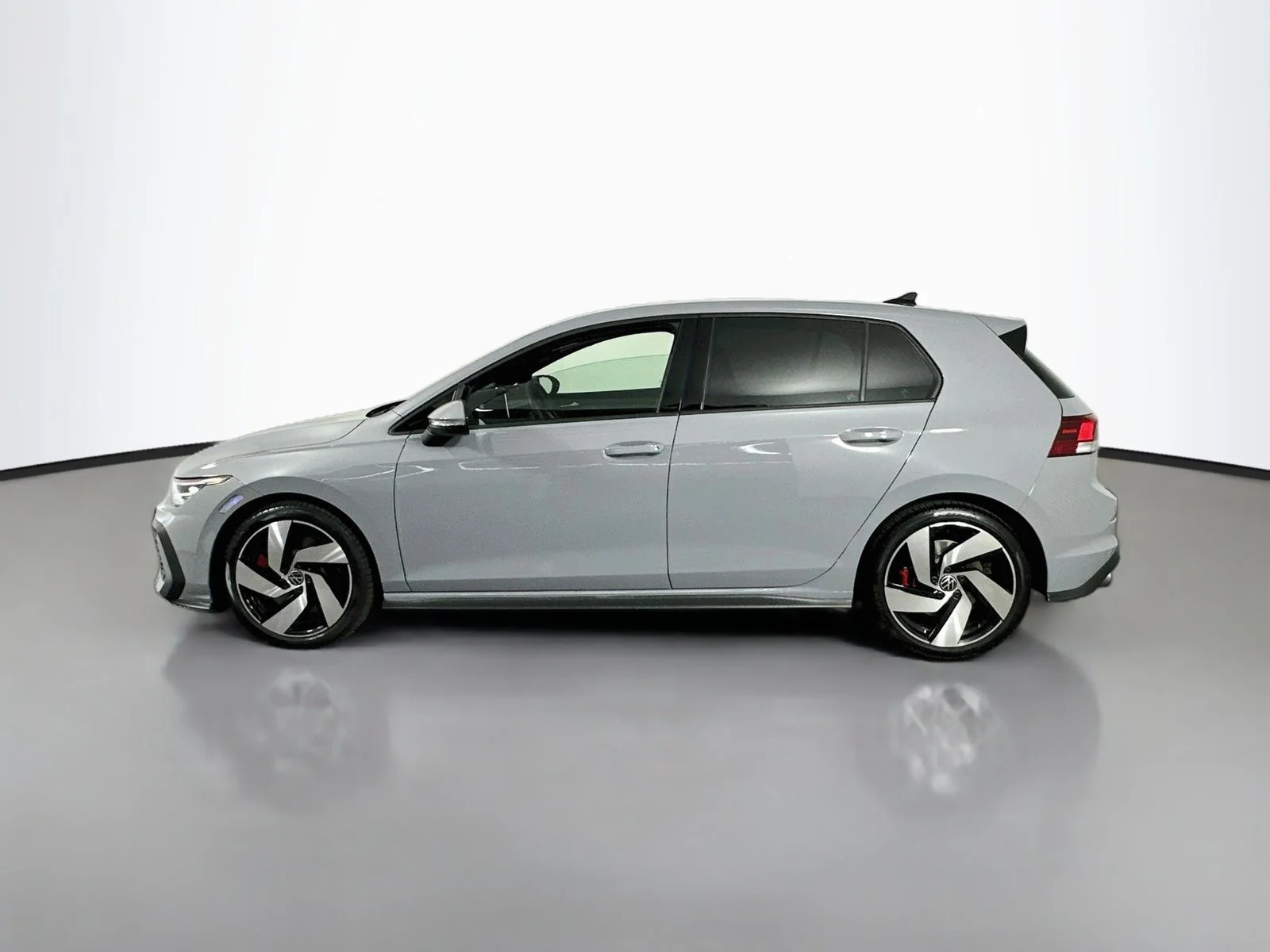 Used 2026  Volkswagen S image 4