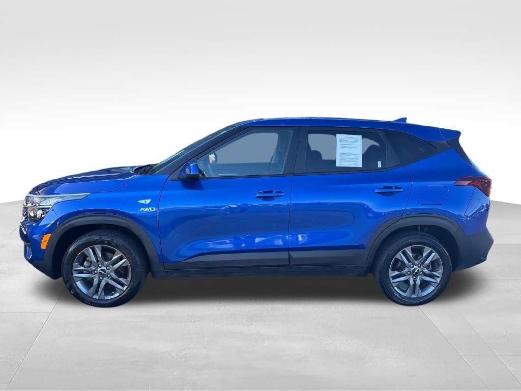Used 2023 Blue Kia LX image 3
