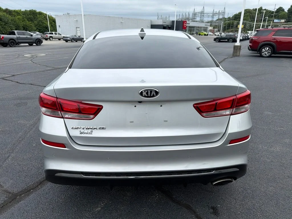 Used 2020 Sparkling Silver Kia LX image 6