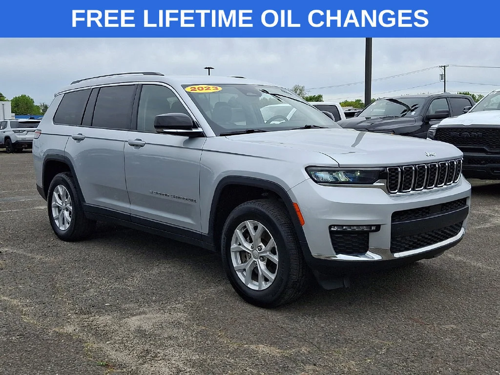 Used 2023 Silver Zynith Jeep Limited image 1