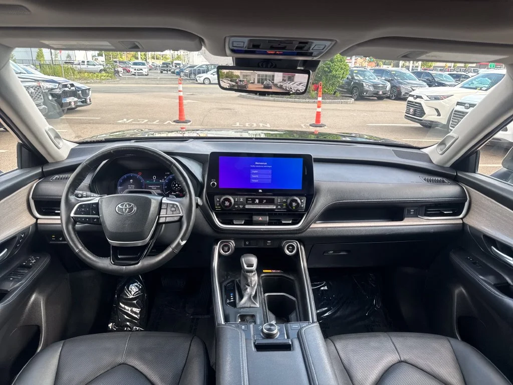 Used 2024 Black Toyota Platinum image 13