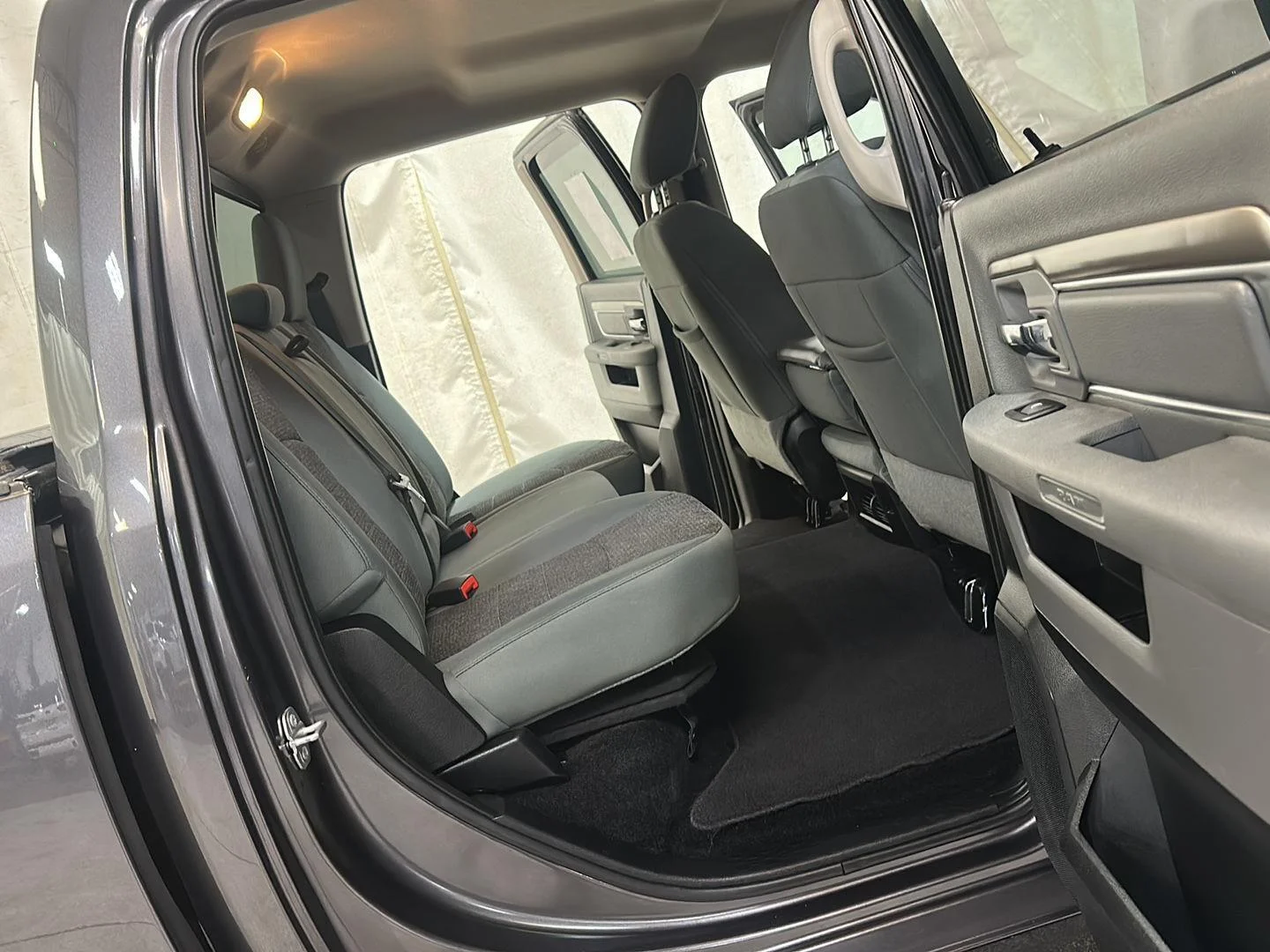 Used 2016 Granite Crystal Metallic Clearcoat Ram Big Horn image 31
