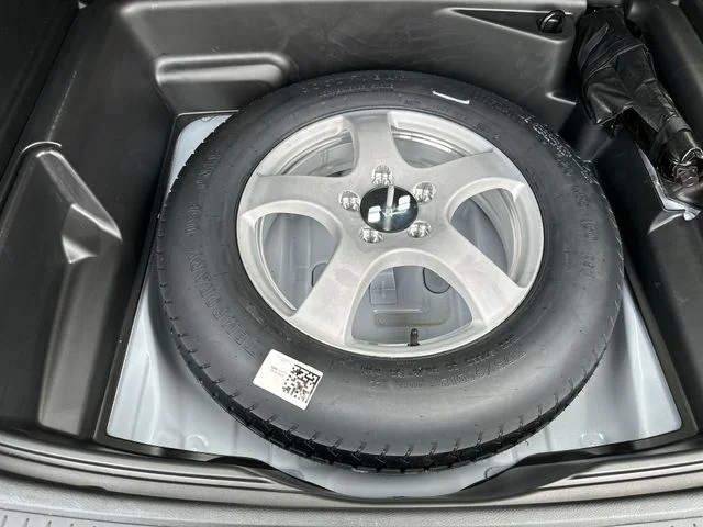 Used 2024 White Jeep Limited image 29