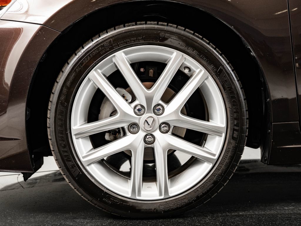 Used 2014 Pearl Lexus 200h image 13