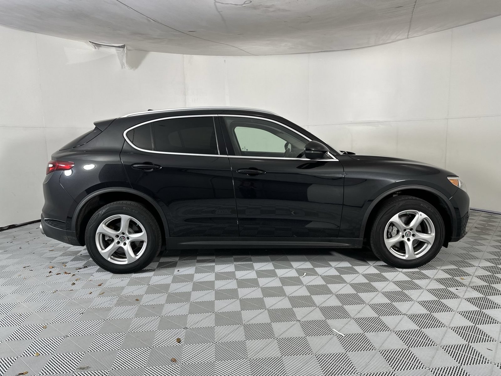 Used 2020 Black Alfa Romeo Base image 9