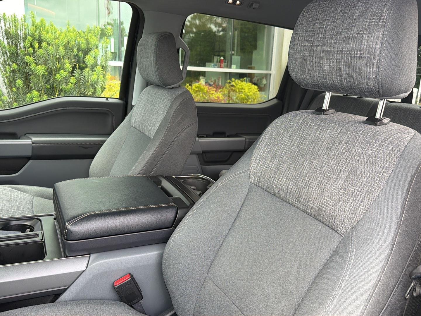Used 2022 Antimatter Blue Ford XLT image 30