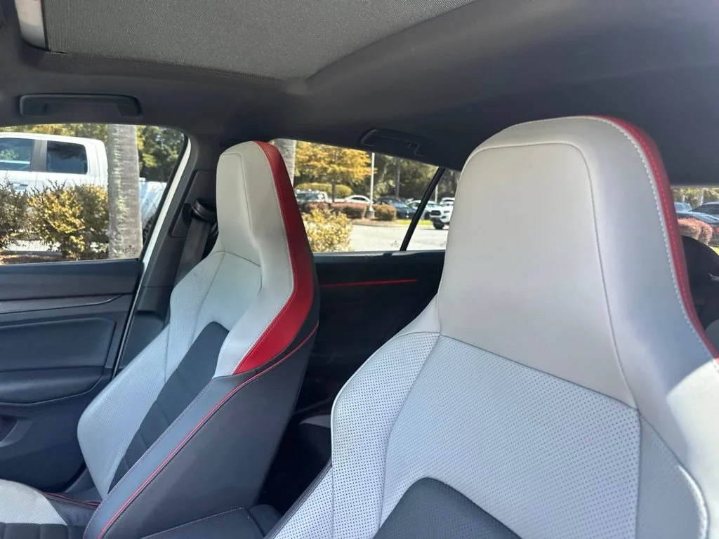 Used 2022 White Volkswagen Autobahn image 2