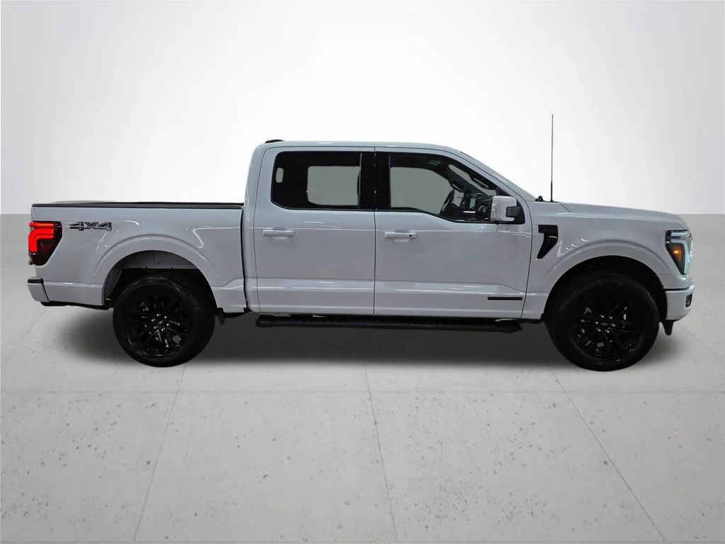 Used 2025 White Ford Lariat image 8