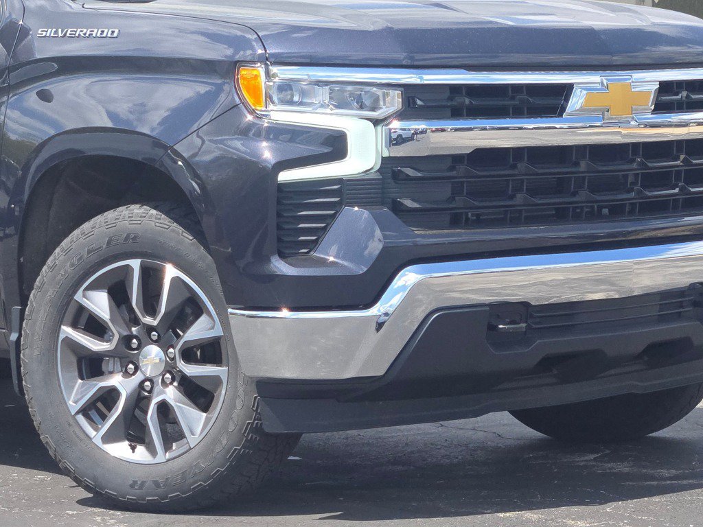 2024 Chevrolet Silverado 1500 LT - Photo 3