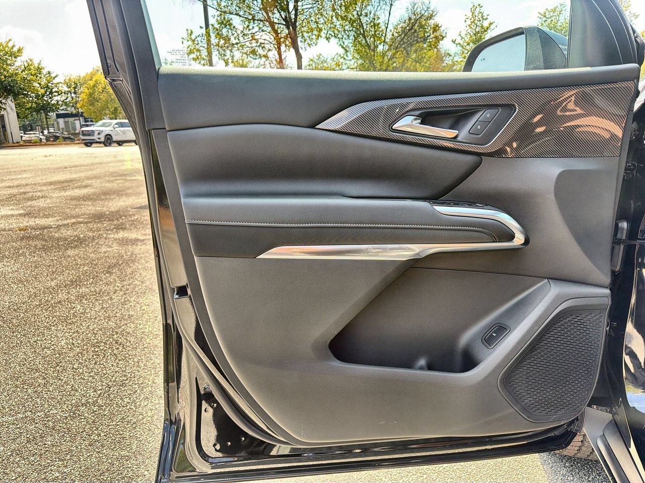 New 2027 Mosaic Black Metallic Chevrolet Z71 image 18