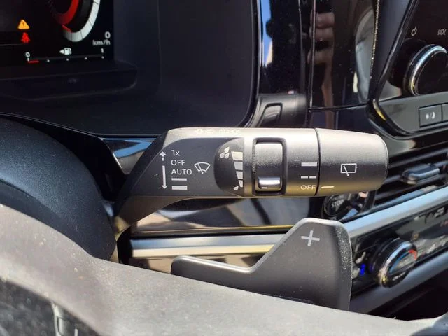 Used 2025 Gray Nissan Platinum image 13
