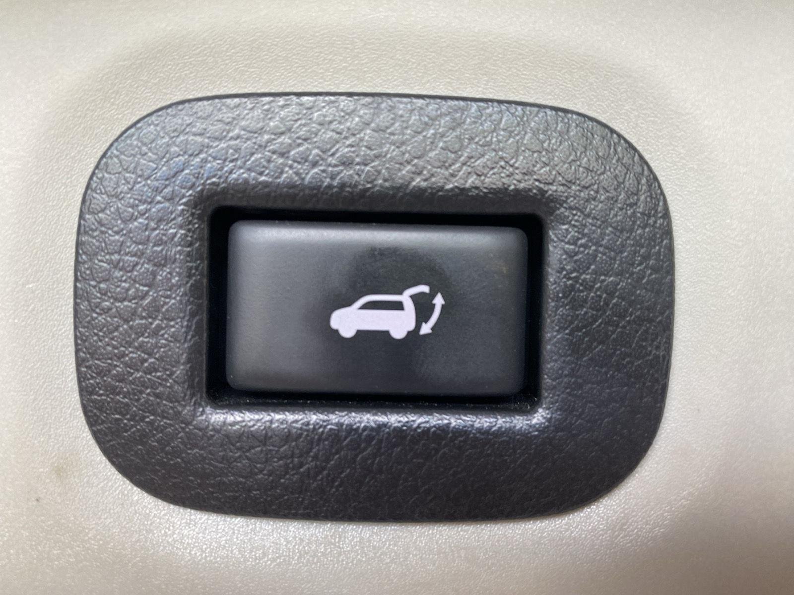 Used 2017 Palatial Ruby Nissan SL image 10