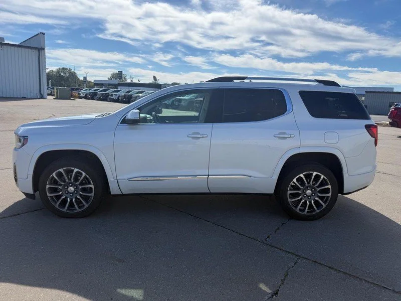 Used 2022 White GMC Denali image 4