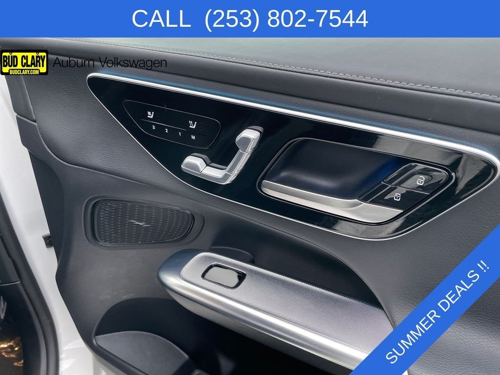 Used 2024 White Mercedes-Benz GLC 300 image 21