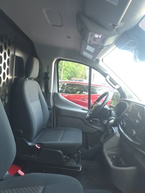 Used 2025 White Ford Base image 9