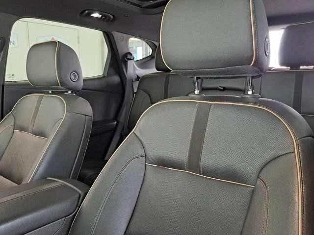 Used 2019 White Chevrolet Premier image 25