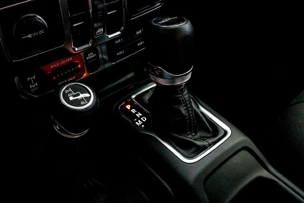 New 2025 Black Clear-Coat Exterior Paint Jeep Mojave image 18