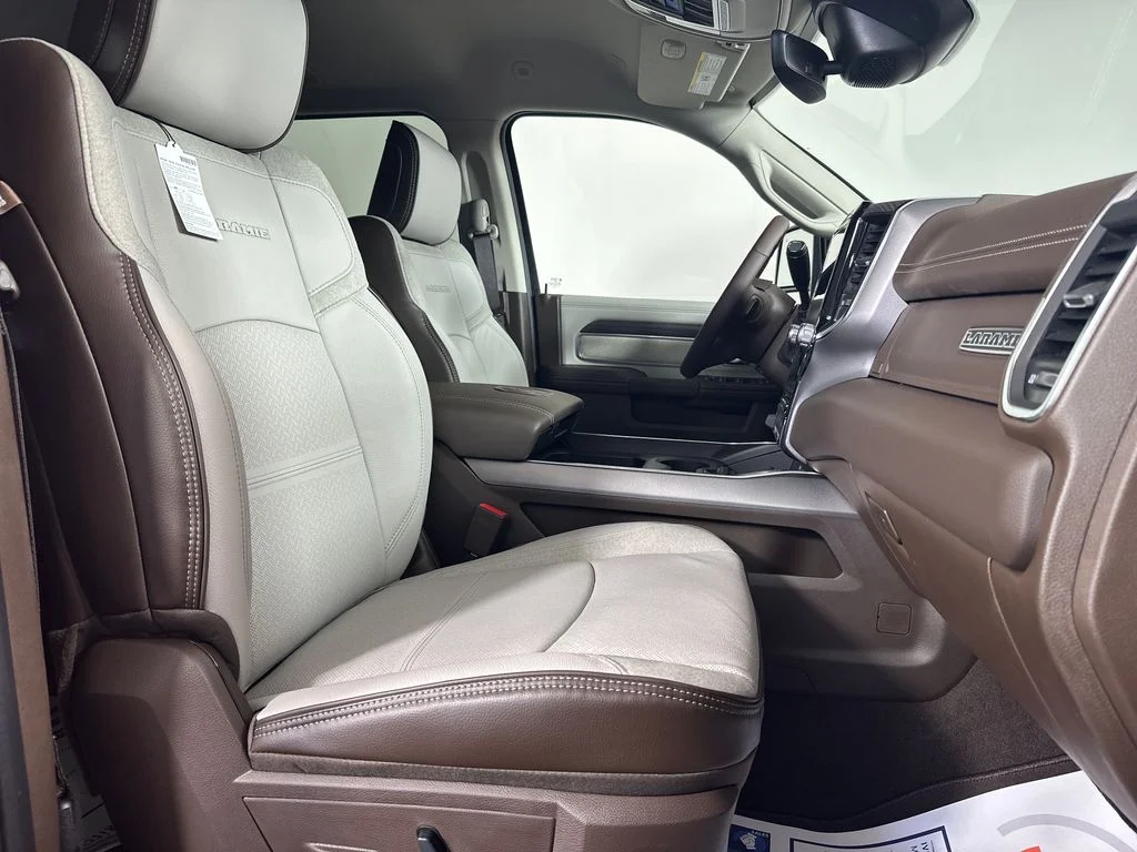 New 2026 Molten Red Pearl-Coat Exterior Paint RAM Laramie image 29