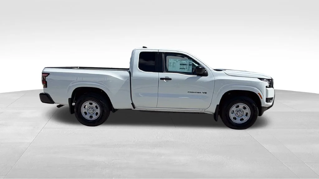 New 2027 Glacier White Nissan King Cab® S image 8