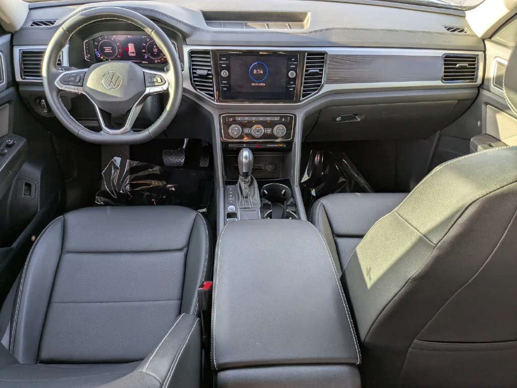 Used 2023 Gray Volkswagen 3.6L V6 SE w/Technology image 10