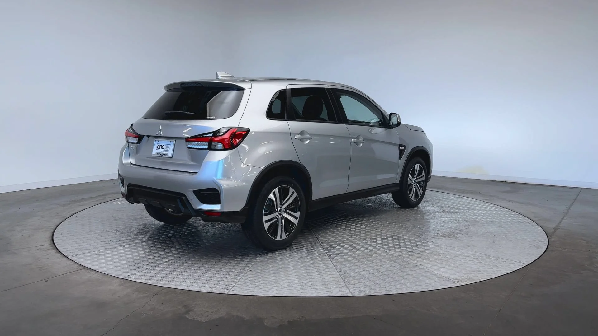 New 2026 Alloy Silver Metallic Mitsubishi ES image 8