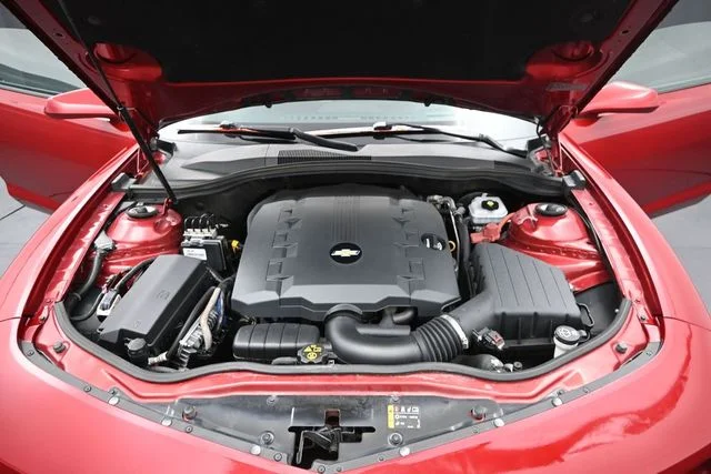 Used 2013 Red Chevrolet 2LT image 18