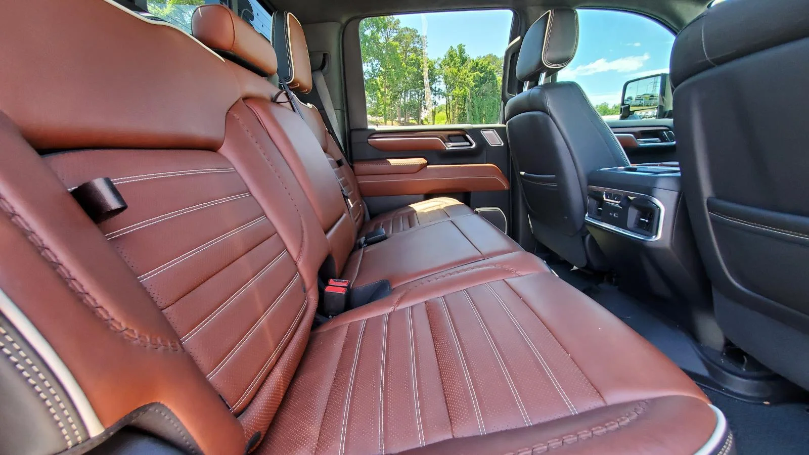 Used 2024 Onyx Black GMC Denali Ultimate image 6