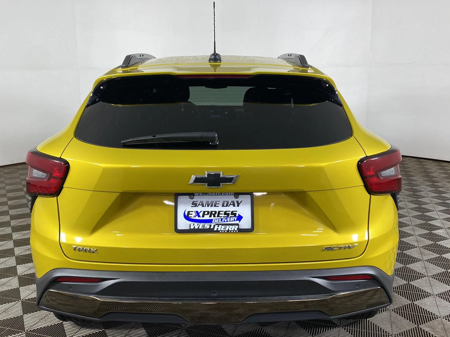 Used 2025 Nitro Yellow Metallic Chevrolet ACTIV image 5