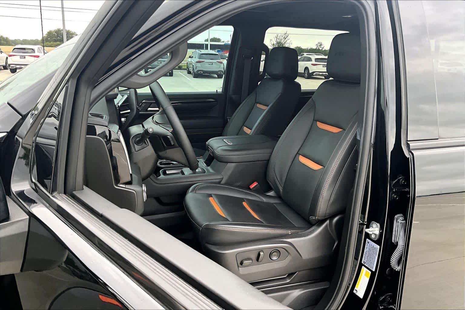 Used 2024 Onyx Black GMC AT4 image 8