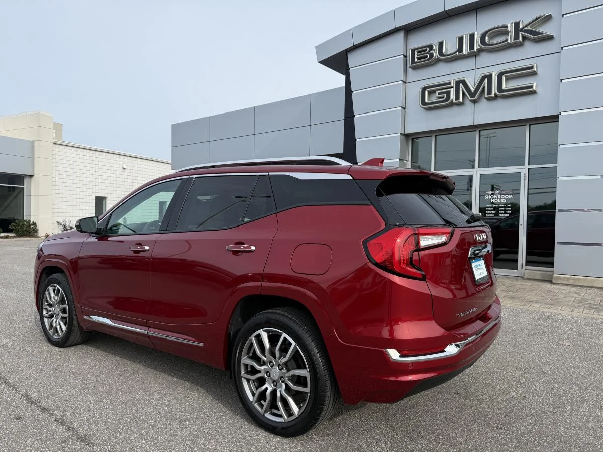 Certified Used 2023 Red GMC Denali Awd image 3