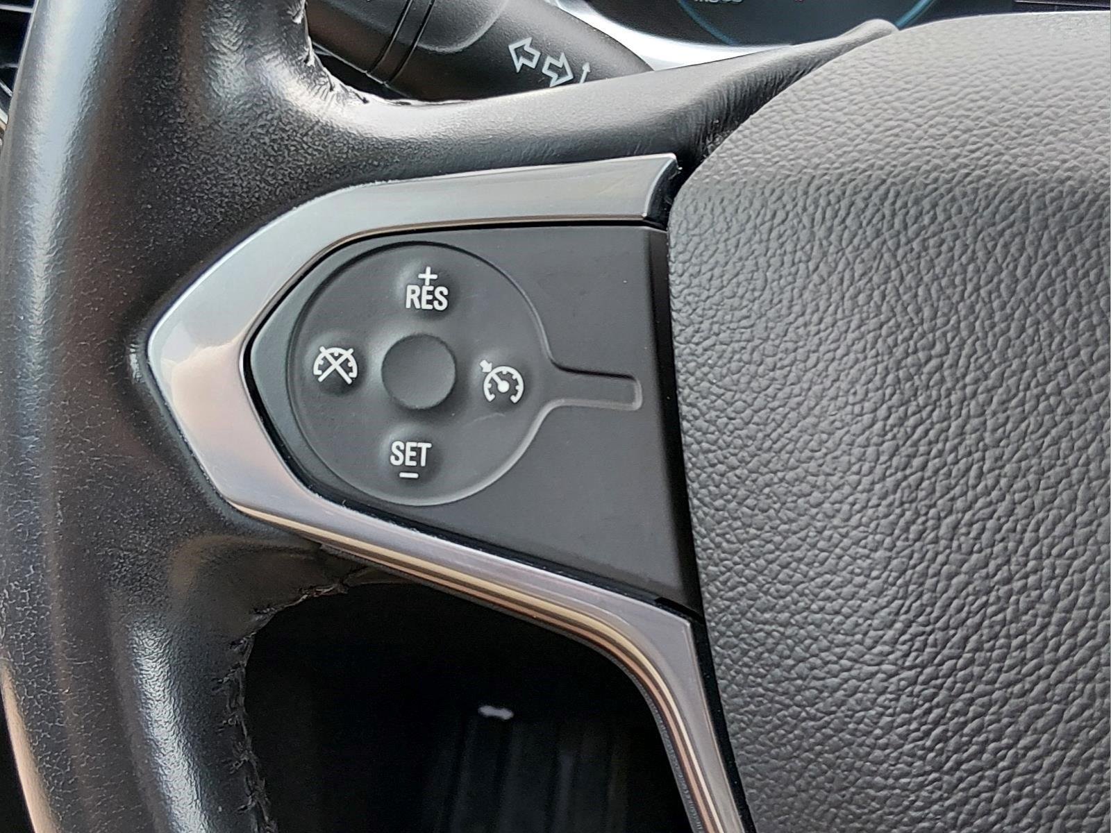 Used 2021 Summit White Chevrolet LT Cloth image 29