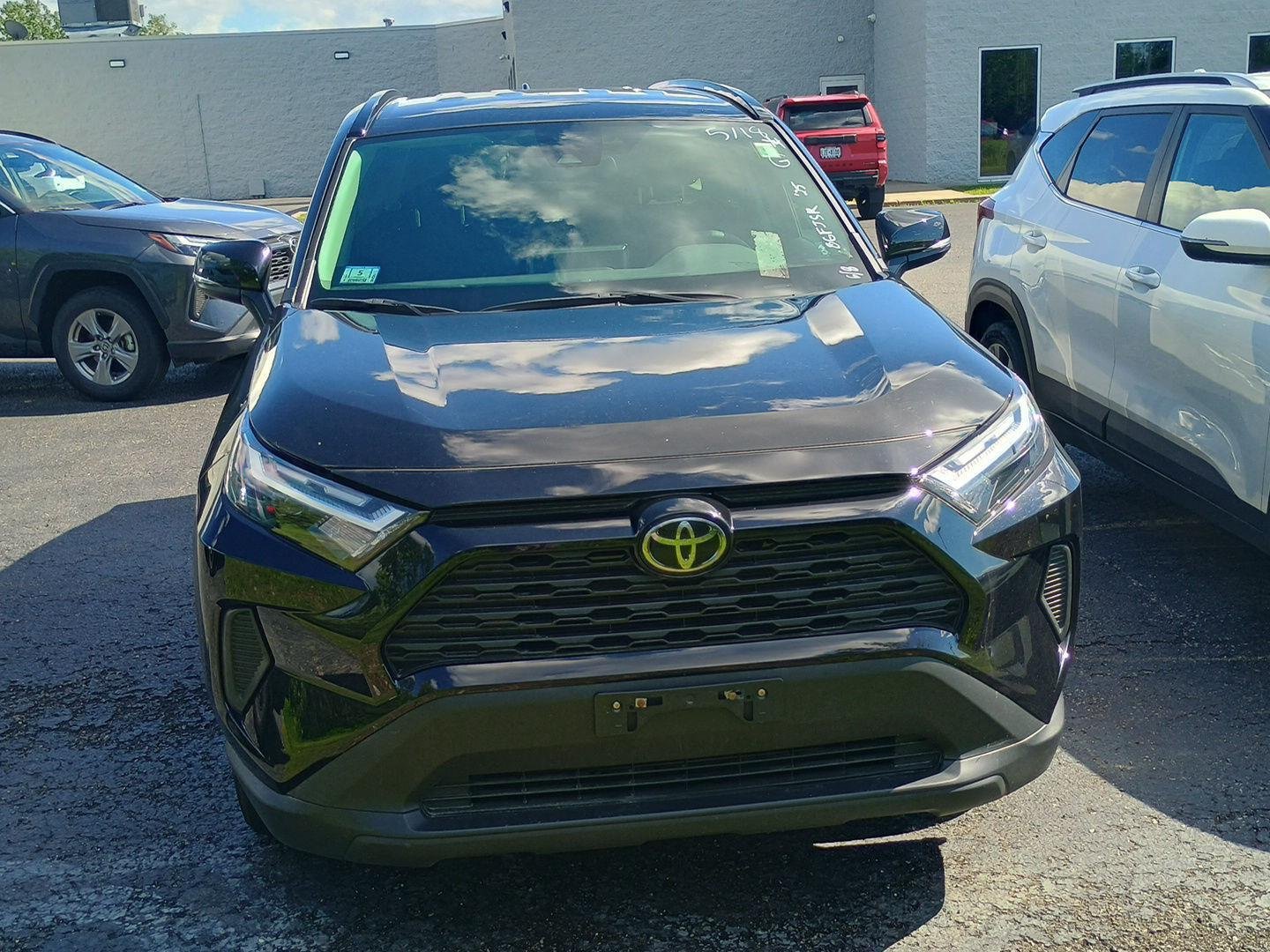BLUEOCEAN株式会社4/4 Pre-Owned 2025 Toyota RAV4 XLE Sport Utility in Depew #R111181