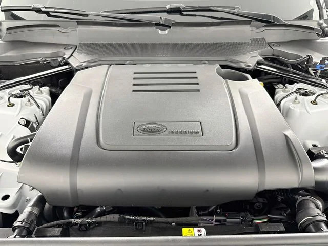 New 2026 Fuji White Land Rover Dynamic SE image 32