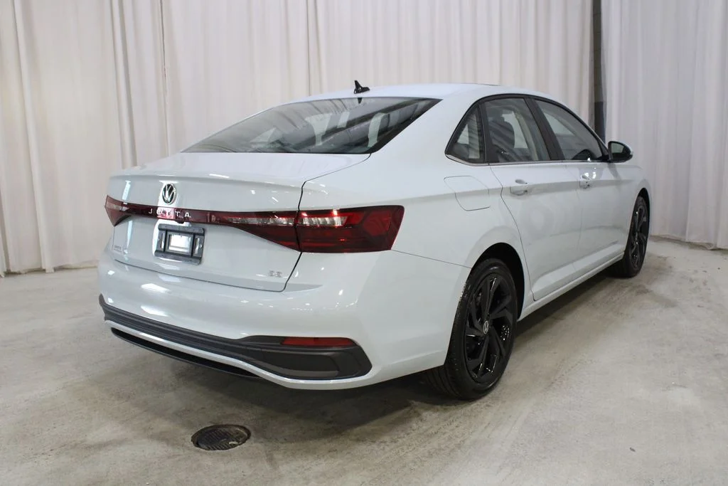 New 2027 Gray Volkswagen 1.5T SE image 26