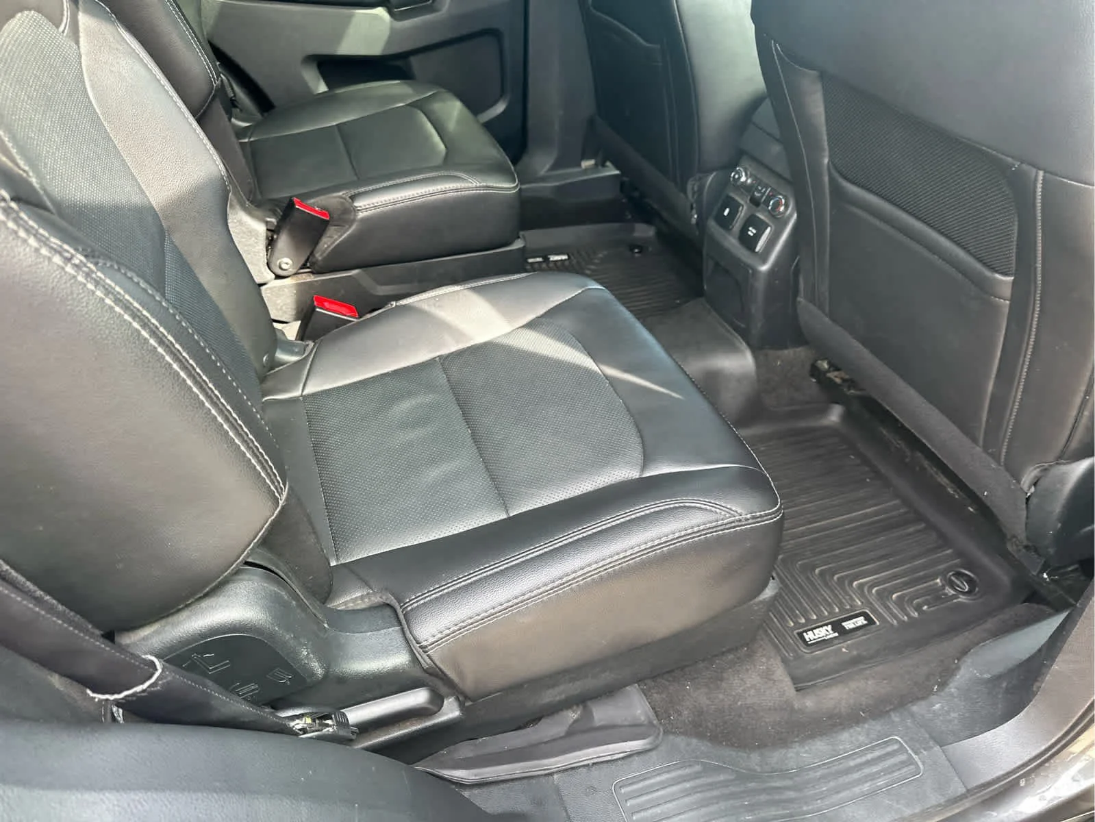 Used 2018 Magnetic Metallic Ford Limited image 6
