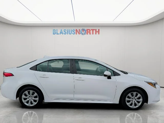Used 2022 White Toyota LE image 4