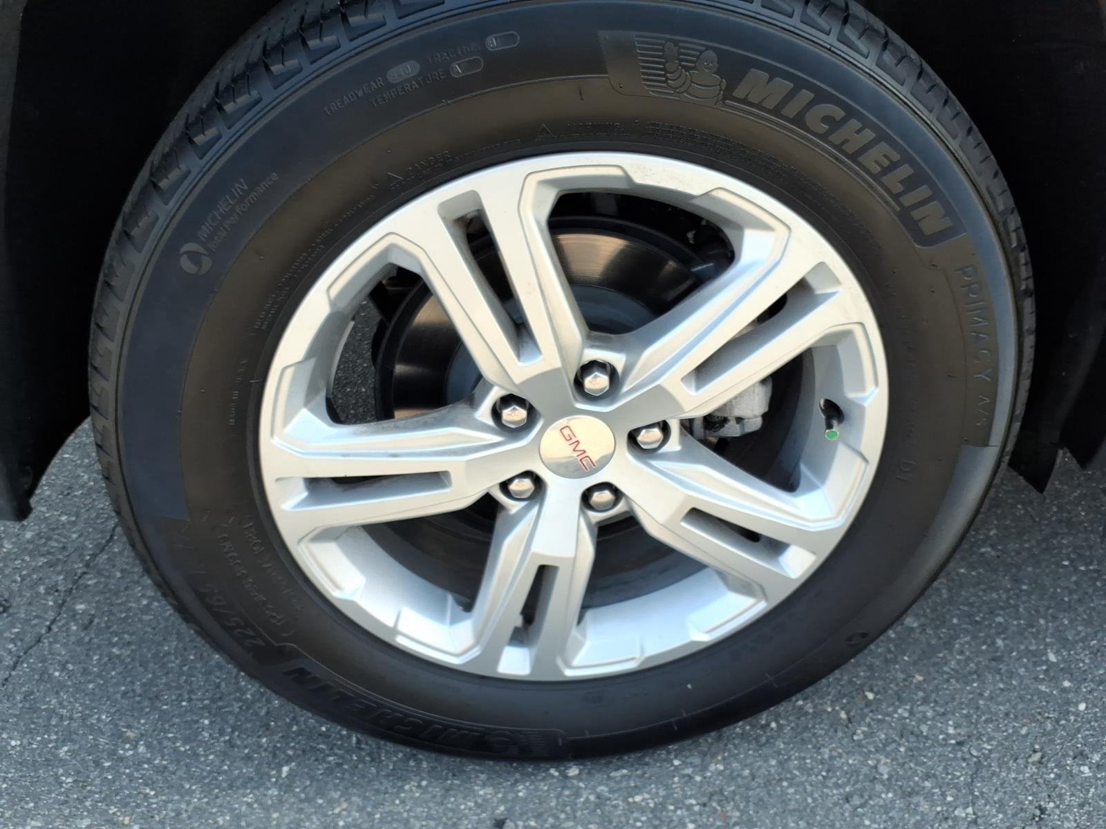 Used 2024 Ebony Twilight Metallic GMC SLE image 10