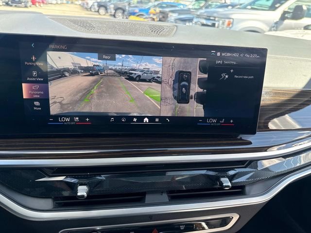 Used 2025 Black Sapphire Metallic BMW xDrive40i image 31