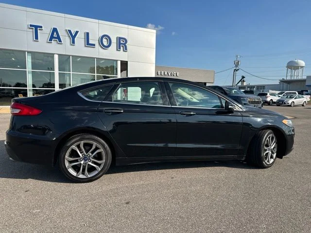 Used 2020 Agate Black Metallic Ford SEL image 17