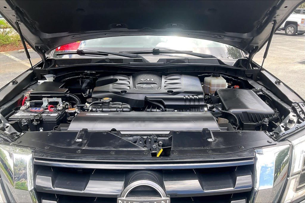 Used 2022 Gray Nissan SL image 11