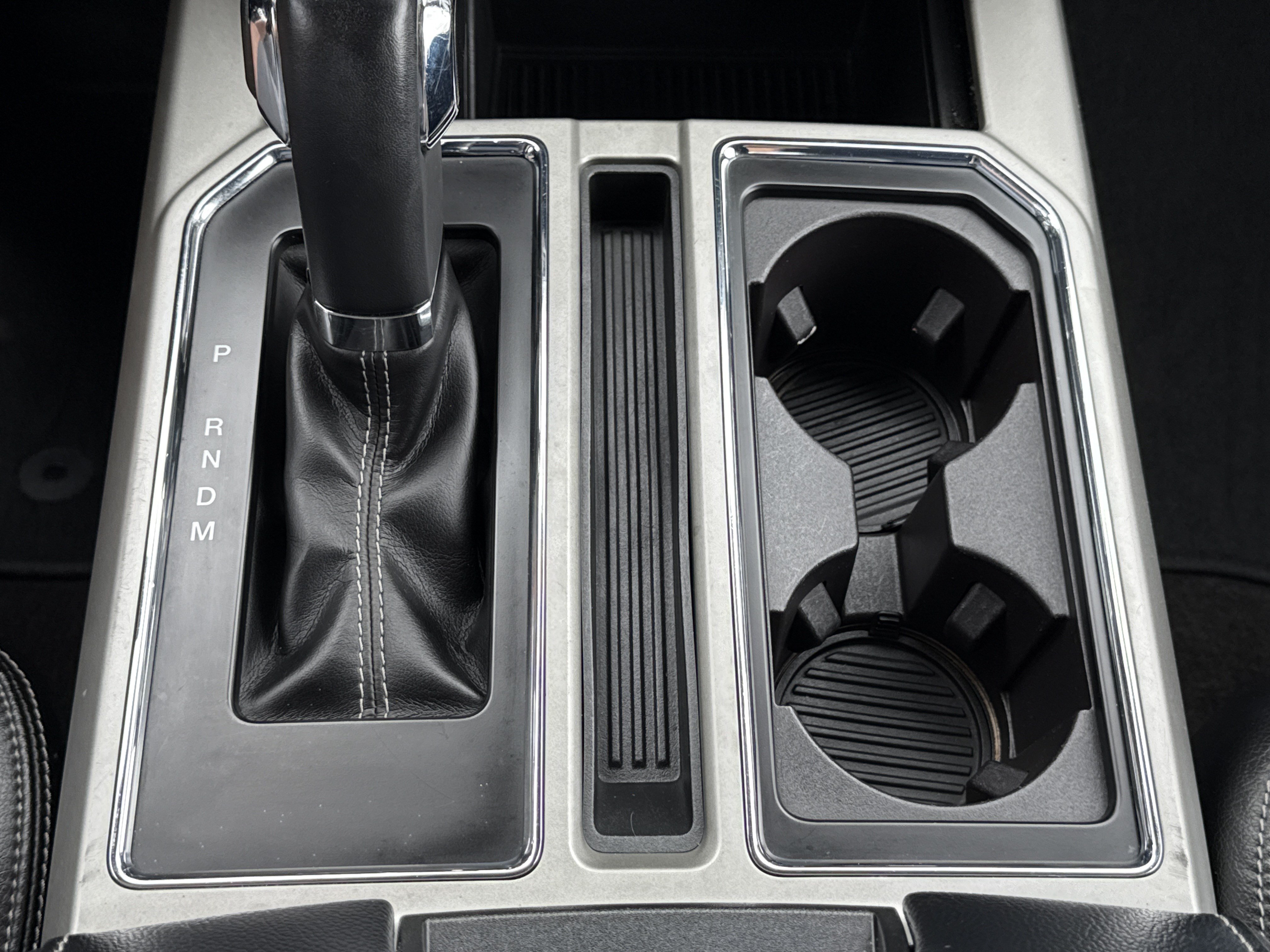 Used 2019 Agate Black Metallic Ford LARIAT image 28